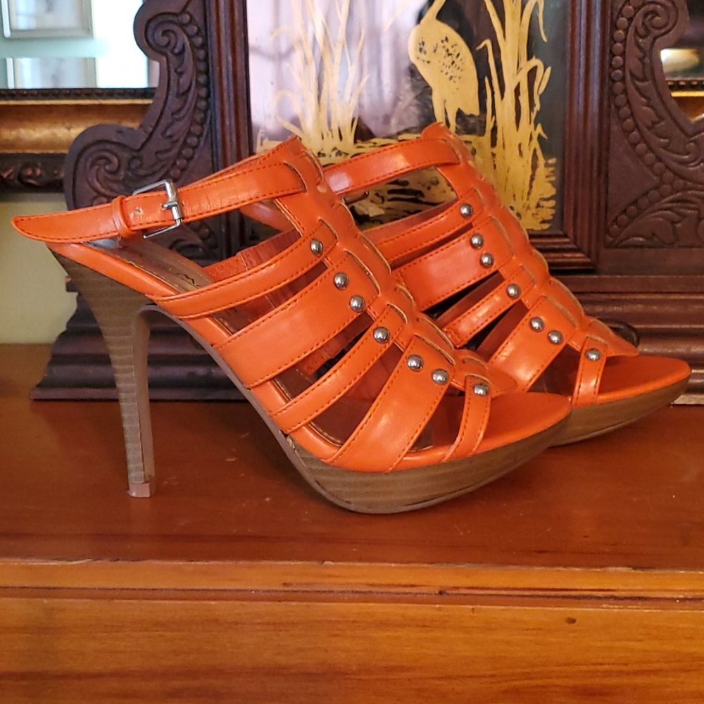 Heels - Picture 2 of 4